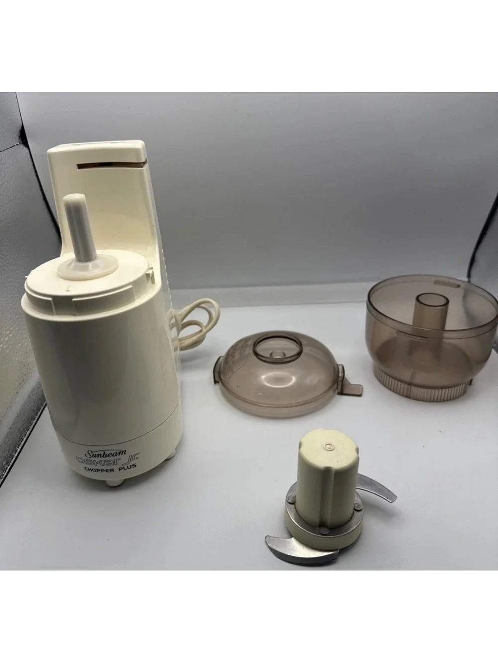 Sunbeam Oskar Jr Chopper Plus 14131 Food Processor with Attachments